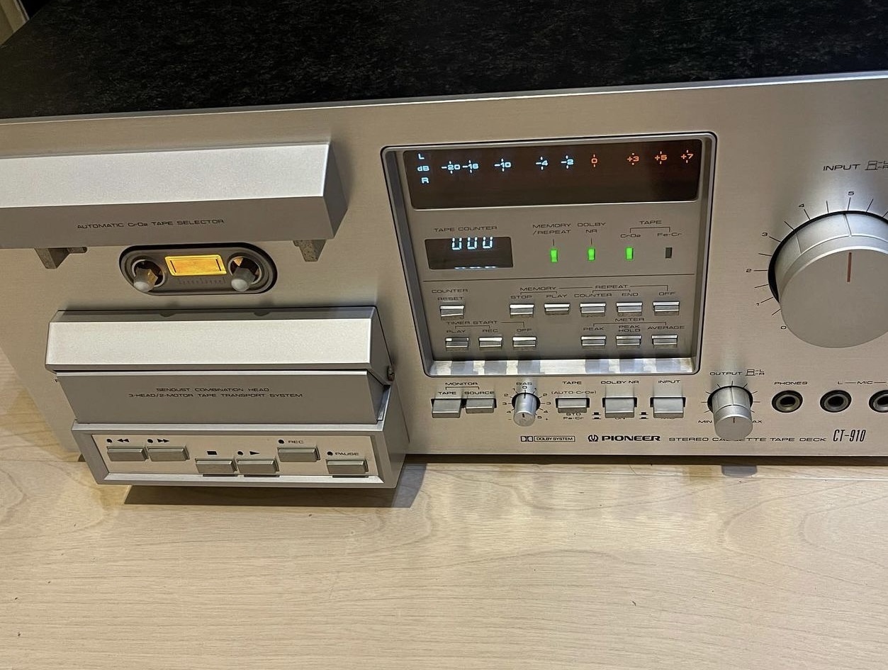 PIONEER CT-910 カッセトデッキ(After)　新品同様に生まれ変わりました！作業時間：〜６時間